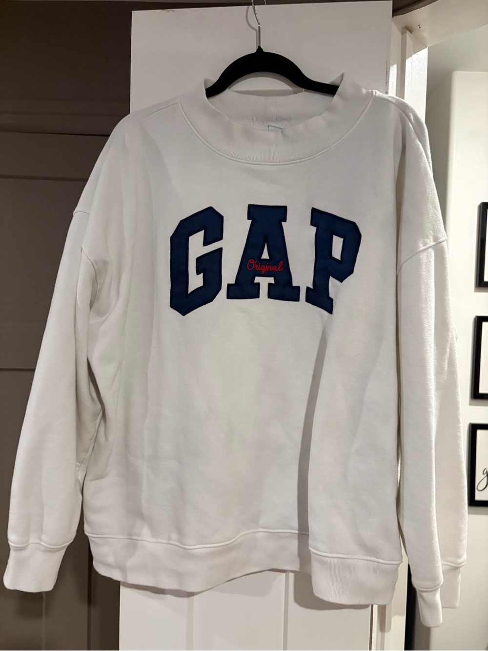 GAP White Mockneck Sweatshirt with Navy Logo